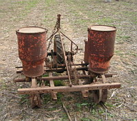 Epandeuse (Fete de la Moisson St Simeon de Bressieux 2006)